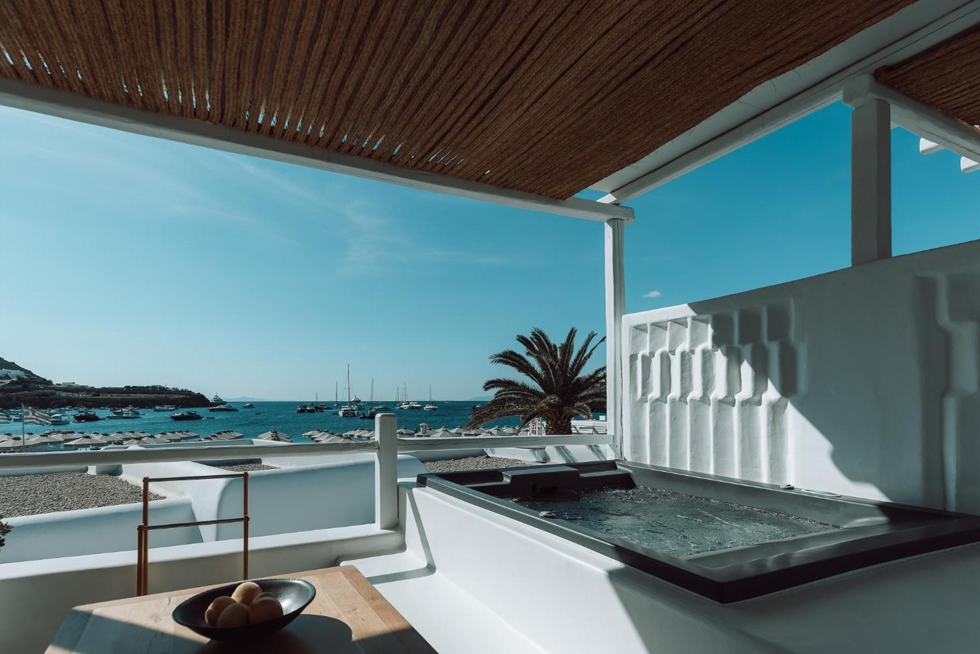 Mykonos Ammos Hotel - Small Luxury Hotels Of The World Ornos  Camera foto The view from the hotel